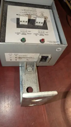 Ps256a-01b1 Cutler-hammer Power Supply 100w 27vdc Broken Mount Read Condition #3