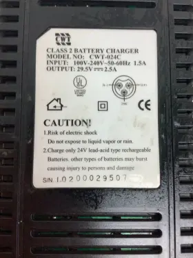 Cwt-024c Cwt Class 2 Battery Charger In 100v-240v 50-60hz Out 29.5 V 2.5a 3-prong Inline