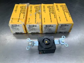75826 Hubbell 4 Receptacle Single Twist-loc Thermoset Face