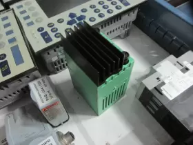 Cm62-ps-120ac Phoenix Contact Cm62-ps-120ac/5dc/1 2943369 5v 1a Power Supply 120vac P1235