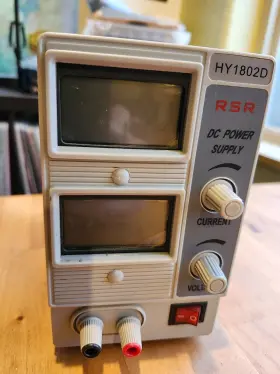 104-127v Rsr Hy1802d Dc Regulated Power Supply 60hz - Used