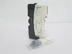 Stbpdt3100 Schneider 242171 New-no Box Standard Power Distribution Module 24v