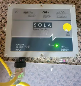 Scp100s24xdvn Sola Emerson / Scp 100s24x-dvn Power Supply 100-240 Vac - Volt Meter Tested