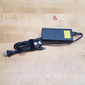 Pa2521u-3aca Toshiba Laptop Adapter In 100 240v 1.5a Out 15v 6a - Used
