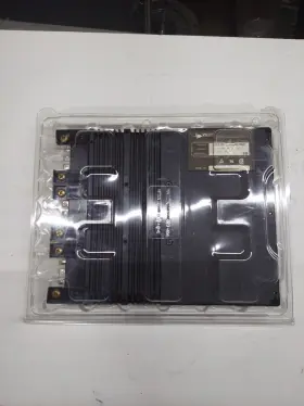 Vi-rf011-cvuu-03 Vicor Vi-rf-cvuu-03 Triple-output Autoranging Switcher 150w -5.8vdc / New