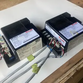 01-0662496-00 Whelen 2 Units Ups-64lx Universal Strobe Power Supply
